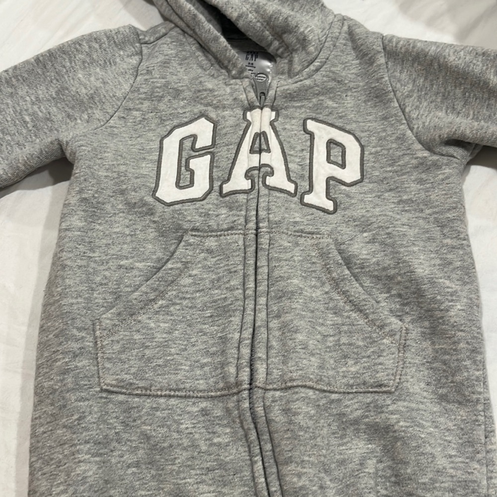 Gap footie